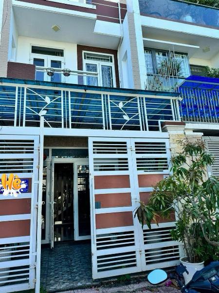 THUE1443 - Phước Hải - Cho thuê nhà 3 tầng mặt tiền đường KĐT Hà Quang 2