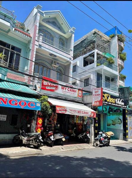 Phước Tiên - Bán nhà 3 tầng 2 mặt tiền trước sau đường Trần Bình Trọng