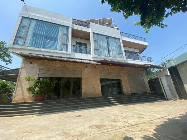 VH57 - Vĩnh Hiệp - Bán nhà sân vườn 2 mặt hẻm đường oto giáp Vĩnh Thái