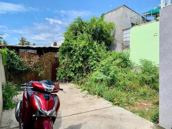 Tây Nha Trang - Bán đất hẻm đường PHú Nông Vĩnh Ngọc