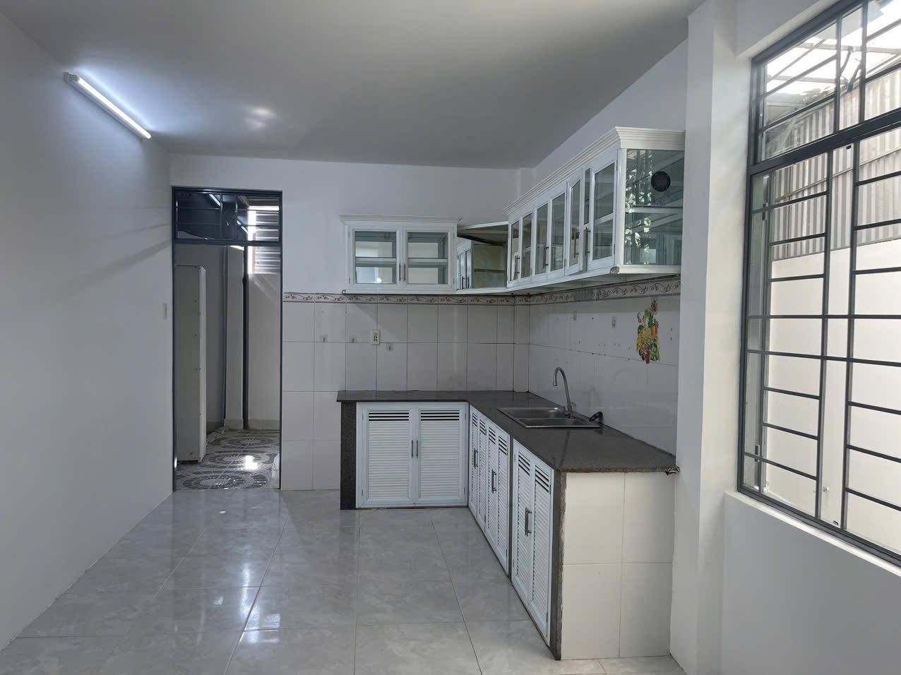 VN157 - Vĩnh Ngọc - Bán nhà cấp 4 có lửng hẻm 3m đường Lương Định Của gần chợ