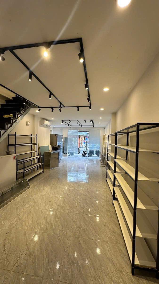 THUE1476 - Tân Lập - Cho thuê mặt bằng kinh doanh mặt tiền Đống Đa trung tâm Nha Trang
