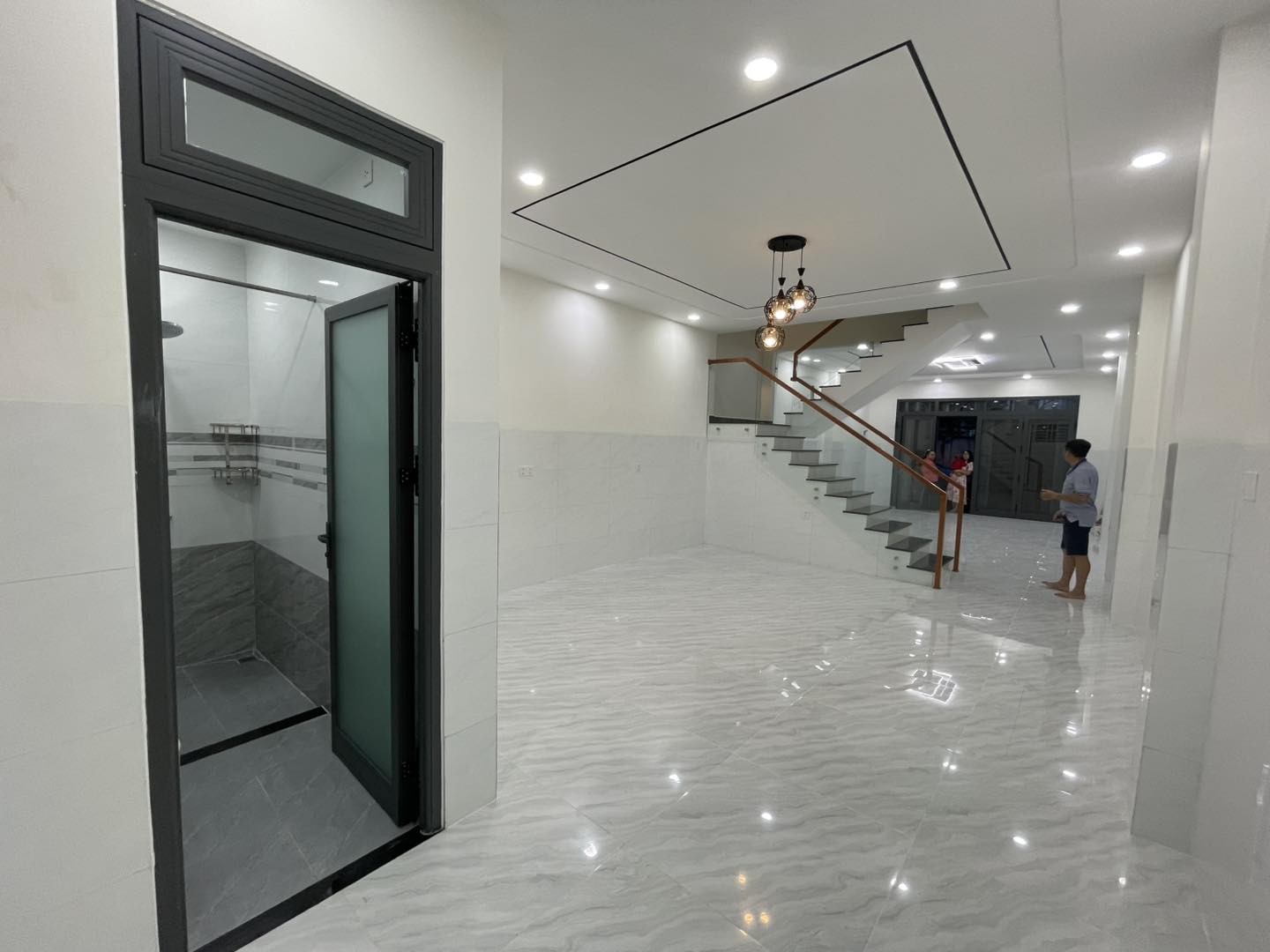 THUE1480 - Bắc Nha Trang Vĩnh Hòa- Cho thuê nhà 2.5 tầng mặt tiền Điện Biên Phủ