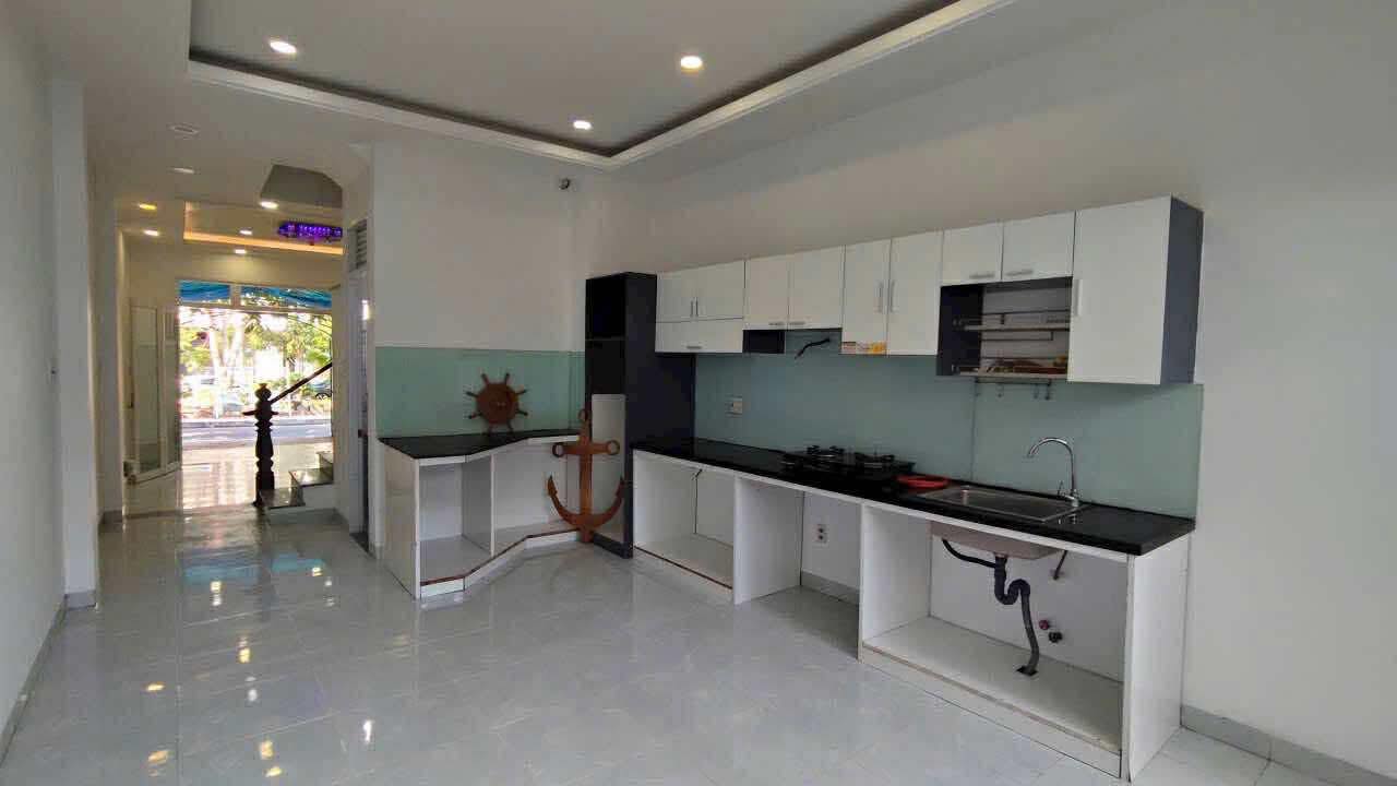 Phước Hải - Cho thuê nhà 3 tầng mặt tiền đường 8B KĐT Hà Quang 2