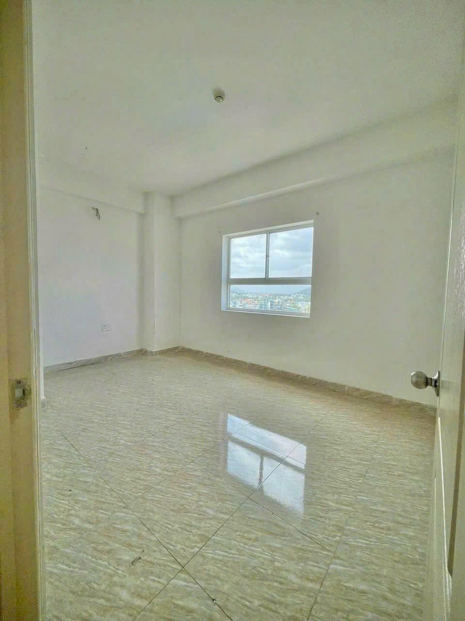 CH332 - Bắc Nha TRang - Bán căn góc tầng 11 chung cư Hoàng Quân