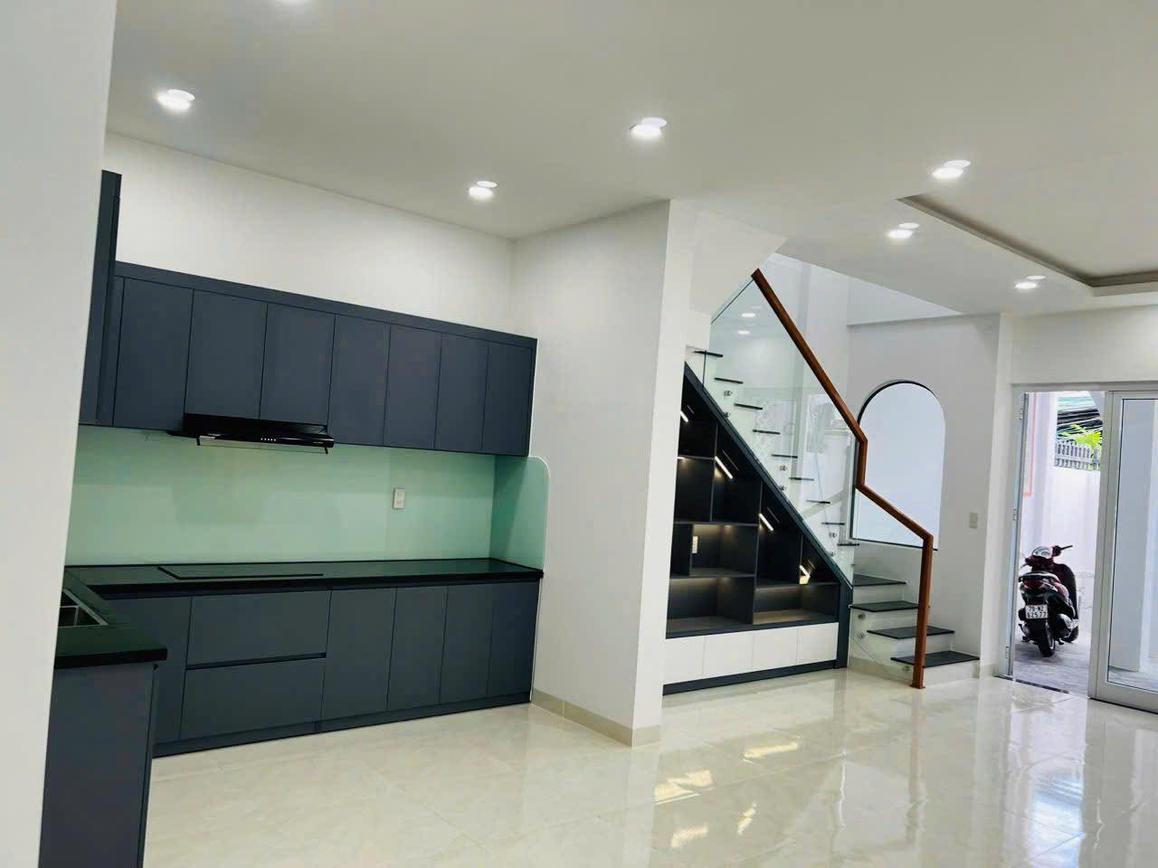 Nam Nha Trang - Bán nhà 3 tầng đường oto gần chung cư P.H Phước Long