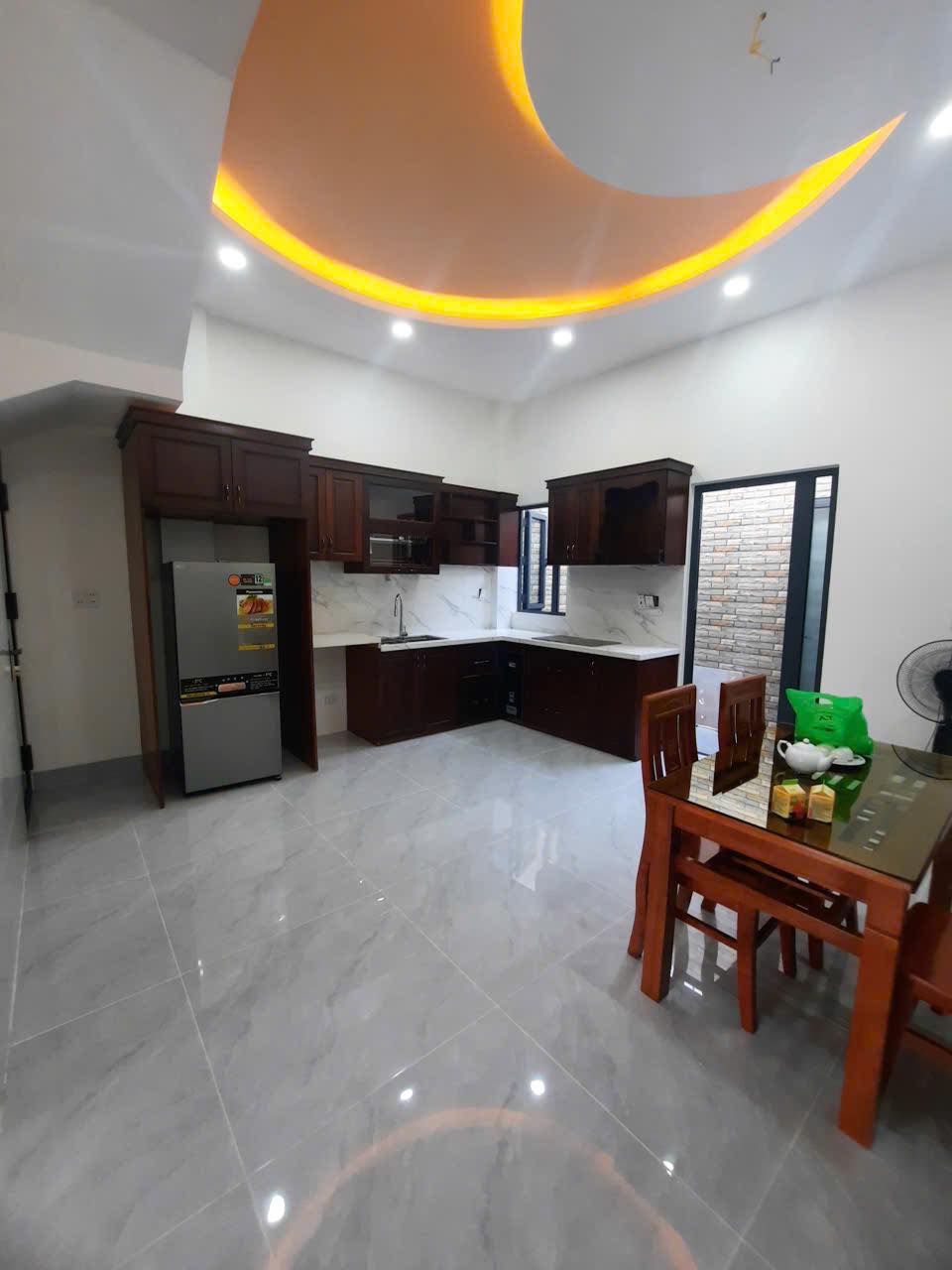 THUE1442 - Vĩnh Hòa- Cho thuê nhà 3 tầng mặt tiền đường khu ACC Ngô Văn Sở